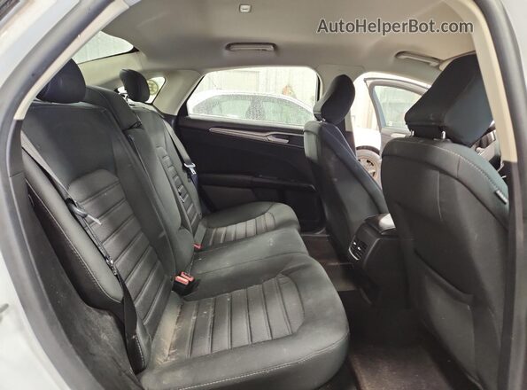 3FA6P0HD2LR189225 2020 FORD FUSION White Vista de los asientos traseros