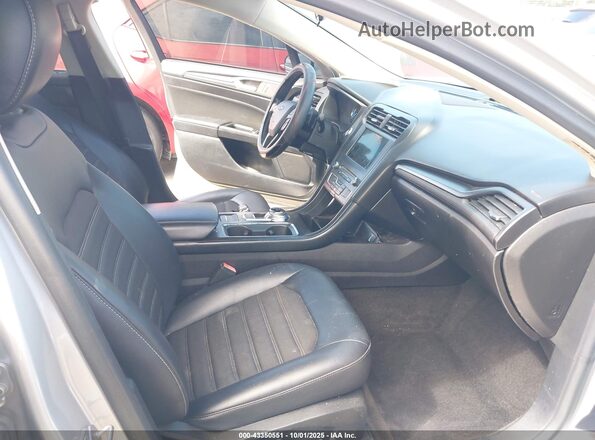3FA6P0HD8JR238070 2018 FORD FUSION Silver 