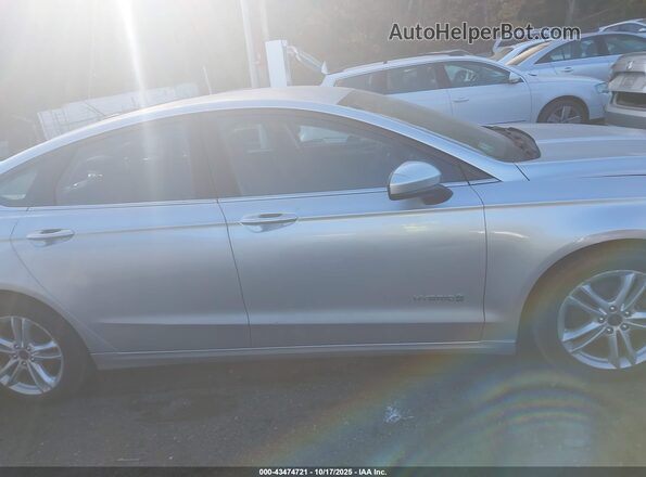 3FA6P0LU1JR132437 2018 FORD FUSION HYBRID Silver Widok wnętrza 360 stopni