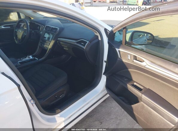 3FA6P0LU1JR195229 2018 FORD FUSION HYBRID White Front interior view