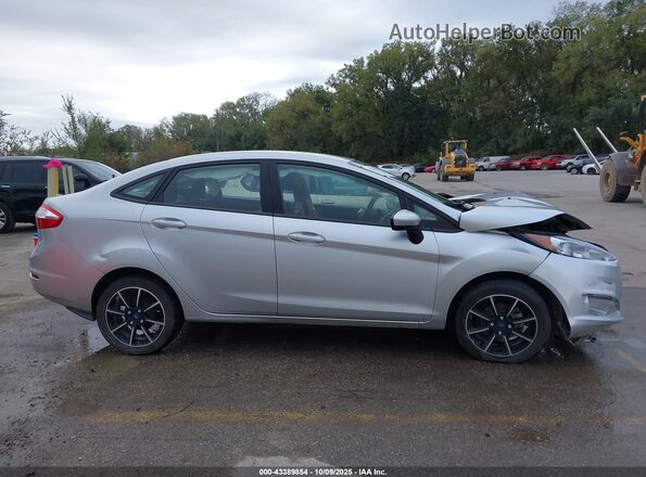 3FADP4BJ0JM146719 2018 FORD FIESTA Silver Սալոնի հետևի տեսք