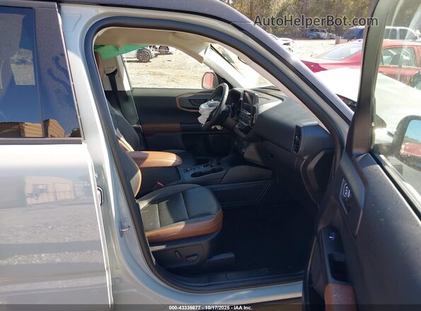 3FMCR9C68PRD39716 2023 FORD BRONCO SPORT Green Front interior view