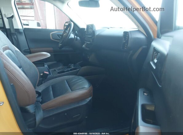 3FMCR9C6XPRD21346 2023 FORD BRONCO SPORT Желтый Вид салона спереди