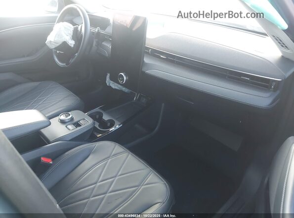 3FMTK1R42RMA19934 2024 FORD MUSTANG MACH-E Серый Вид салона спереди