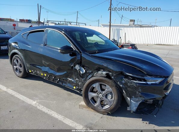 3FMTK1RM6NMA39033 2022 FORD MUSTANG MACH-E Black Widok z przodu