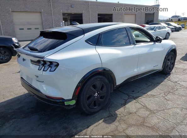 3FMTK2R70MMA36577 2021 FORD MUSTANG MACH-E White Trasero derecho