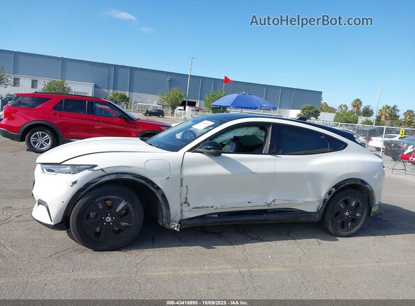 3FMTK2R70MMA36577 2021 FORD MUSTANG MACH-E White Vista interior de 360 grados