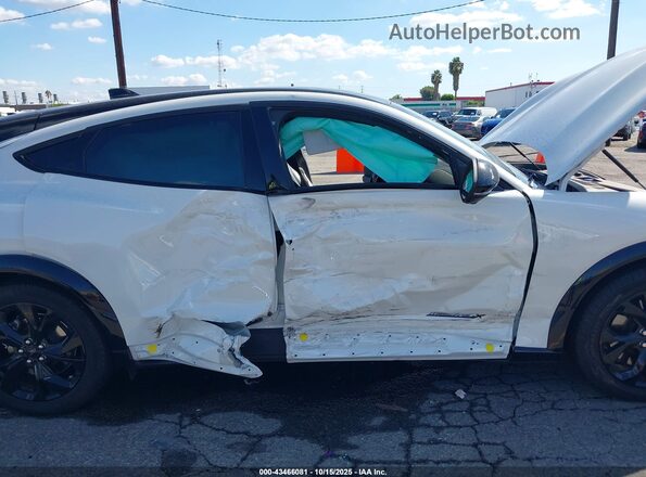 3FMTK3R78RMA18406 2024 FORD MUSTANG MACH-E PREMI White Vista frontal