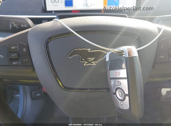 3FMTK3RM9PMA01729 2023 FORD MUSTANG MACH-E PREMI Синий Вид панели приборов