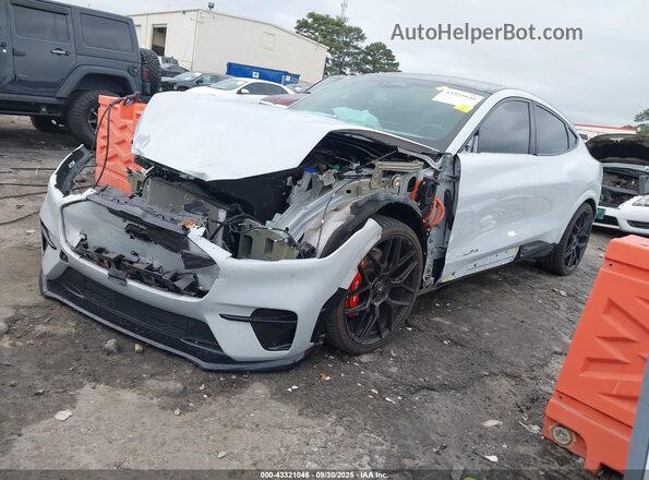 3FMTK4SE2MME03046 2021 FORD MUSTANG MACH-E White Vista tres cuartos delantera izquierda