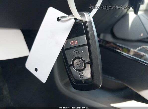 3FMTK4SE7NMA12475 2022 FORD MUSTANG MACH-E Light Blue Widok deski rozdzielczej
