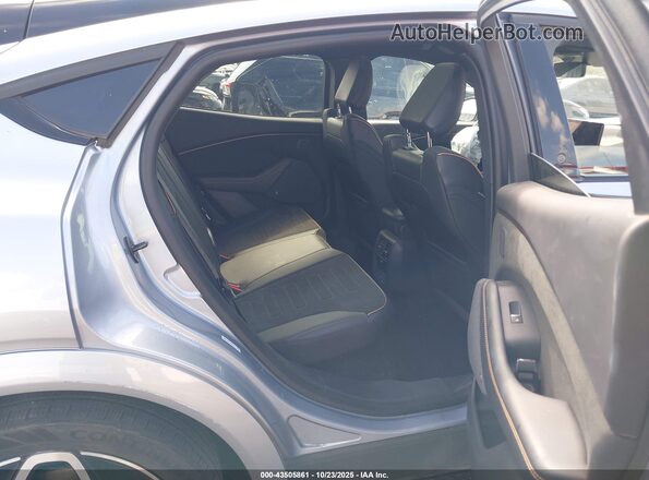 3FMTK4SE7NMA12475 2022 FORD MUSTANG MACH-E Light Blue Widok naklejki z numerem VIN