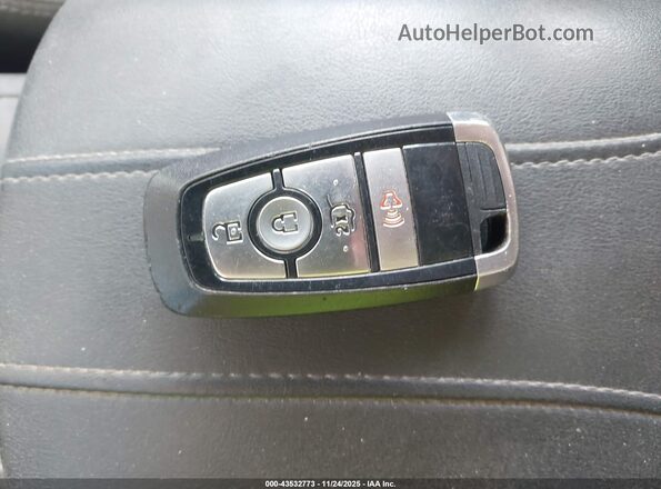 3FMTK4SXXMME02275 2021 FORD MUSTANG MACH-E Red Vista del compartimento del motor