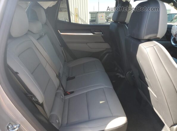 3GKALMEG8SL289468 2025 GMC TERRAIN Silver Vista interior trasera
