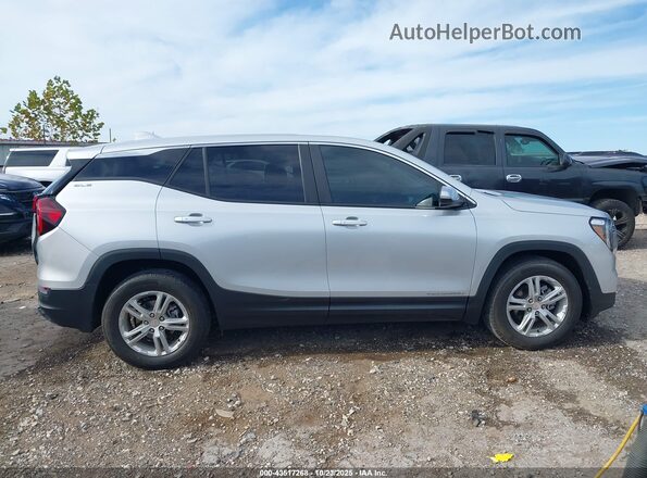 3GKALMEV9NL222090 2022 GMC TERRAIN Серебряный Вид задней части салона