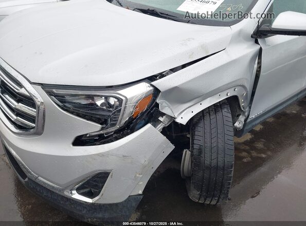 3GKALPEV9ML315708 2021 GMC TERRAIN Silver Widok z przodu