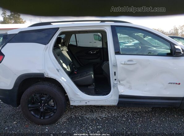 3GKALYEGXPL252677 2023 GMC TERRAIN Белый Вид спереди