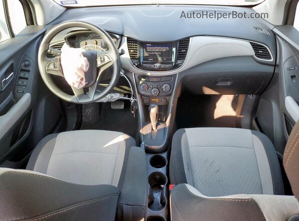 3GNCJKSB3LL313613 2020 CHEVROLET TRAX White Vista del salpicadero