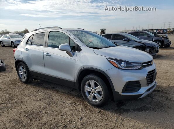 3GNCJLSB6LL213527 2020 CHEVROLET TRAX Silver Delantero derecho