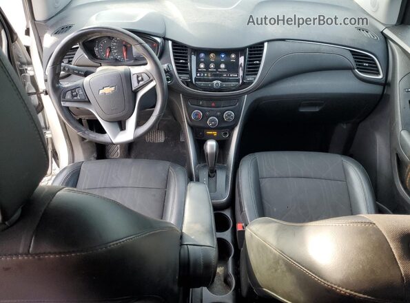 3GNCJLSB6LL311067 2020 CHEVROLET TRAX Silver Вид панелі приладів