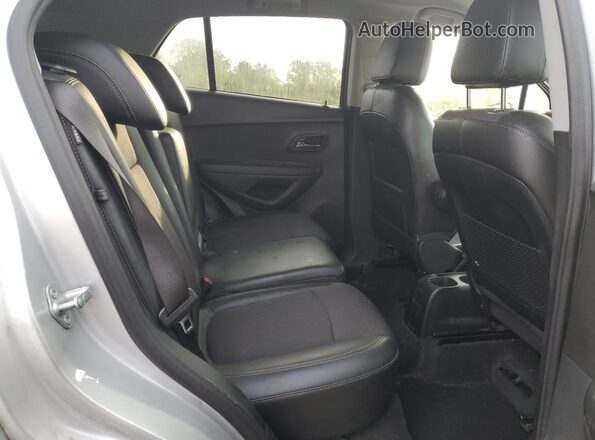 3GNCJLSB6LL311067 2020 CHEVROLET TRAX Silver Вид задньої частини салону
