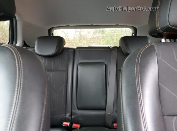 3GNCJLSB7LL310509 2020 CHEVROLET TRAX Silver Vista de los asientos traseros