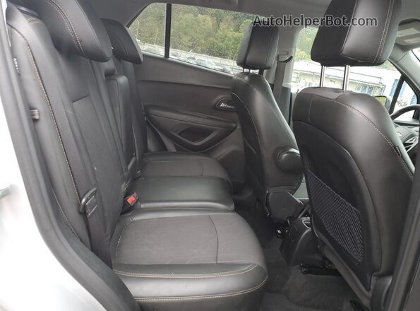 3GNCJLSB7LL310509 2020 CHEVROLET TRAX Silver Vista interior trasera
