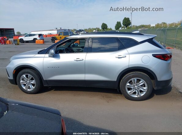 3GNKBCRS2LS643009 2020 CHEVROLET BLAZER Silver Widok wnętrza 360 stopni