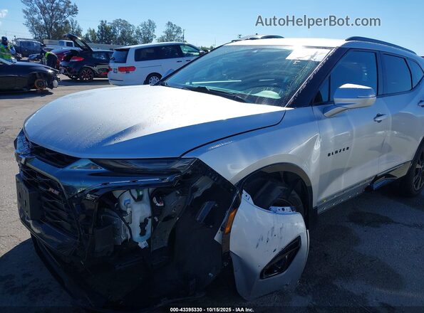 3GNKBERS2NS148887 2022 CHEVROLET BLAZER Silver Widok z przodu