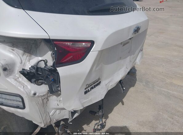 3GNKBERS4LS543005 2020 CHEVROLET BLAZER White Вид спереду