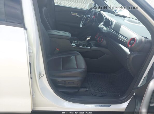 3GNKBERS4LS543005 2020 CHEVROLET BLAZER White Вид салону спереду