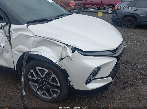 3GNKBERS8RS191104 2024 CHEVROLET BLAZER White Widok z przodu