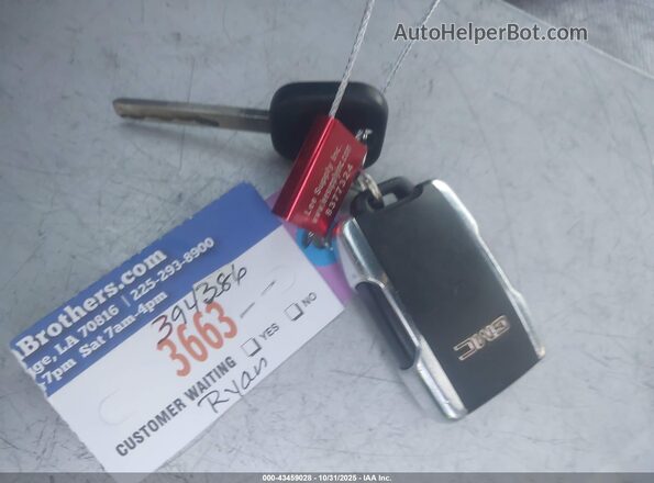 3GTU2NEC4GG218086 2016 GMC SIERRA Белый Вид панели приборов