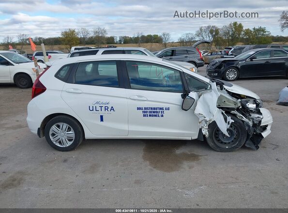3HGGK5H45LM731667 2020 HONDA FIT White Вид задньої частини салону