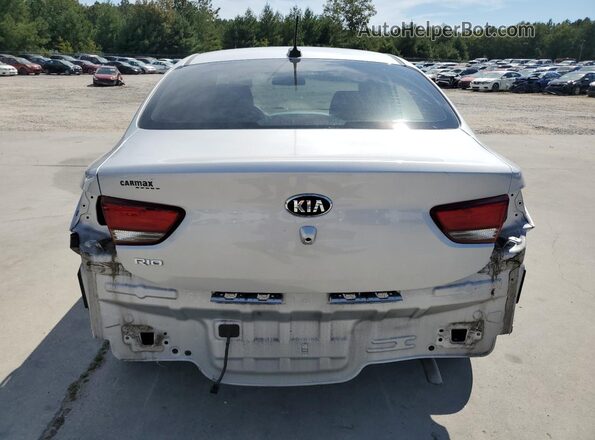 3KPA24AD0LE336590 2020 KIA RIO Silver Rear view