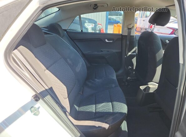 3KPA24AD0PE537539 2023 KIA RIO White Widok tylnych siedzeń