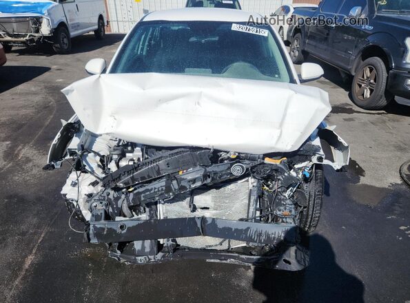 3KPA24AD0PE537539 2023 KIA RIO White Widok wnętrza 360 stopni