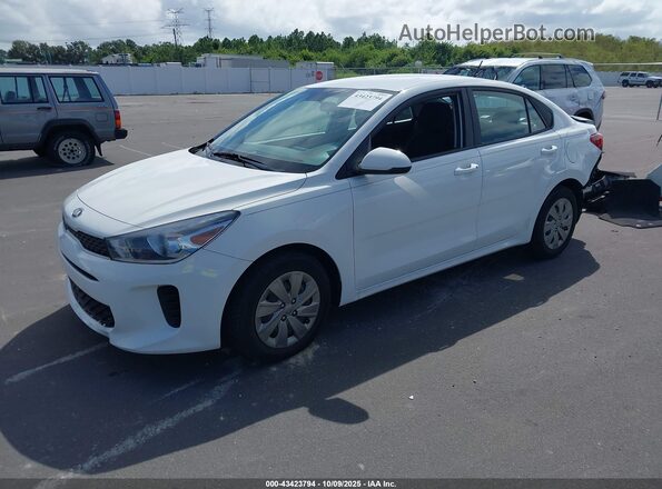 3KPA24AD1LE283558 2020 KIA RIO White Vista tres cuartos delantera izquierda