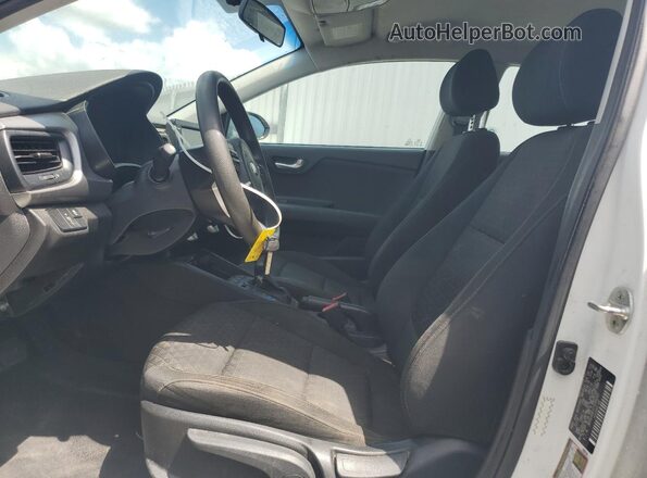 3KPA24AD1LE299243 2020 KIA RIO White Vista interior delantera