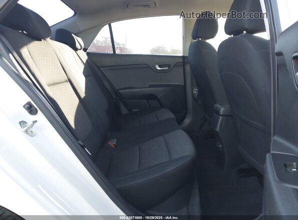 3KPA24AD2LE273704 2020 KIA RIO White VIN կոդի պիտակի տեսք
