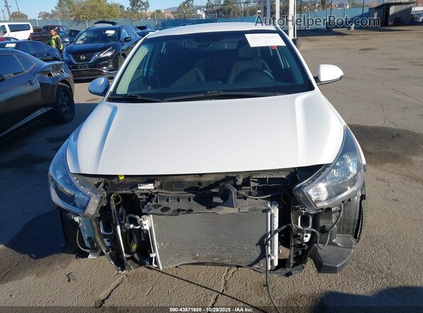 3KPA24AD2LE273704 2020 KIA RIO White Սալոնի հետևի տեսք