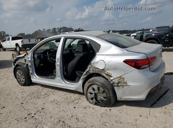 3KPA24AD2LE282144 2020 KIA RIO Silver Trasero izquierdo