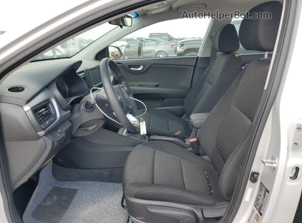 3KPA24AD2LE282144 2020 KIA RIO Silver Vista interior delantera