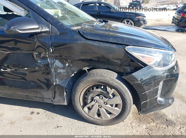 3KPA24AD2LE285190 2020 KIA RIO Black Widok z przodu