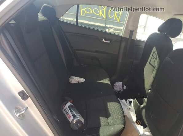 3KPA24AD2LE286193 2020 KIA RIO Black Widok tylnych siedzeń