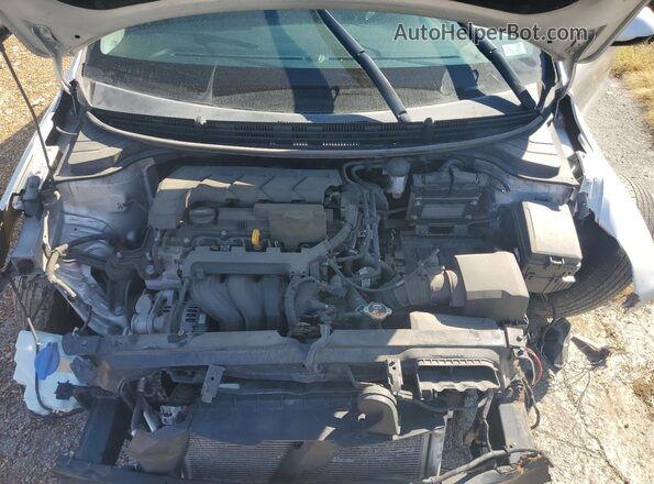 3KPA24AD2LE286193 2020 KIA RIO Black Widok wnętrza z tyłu