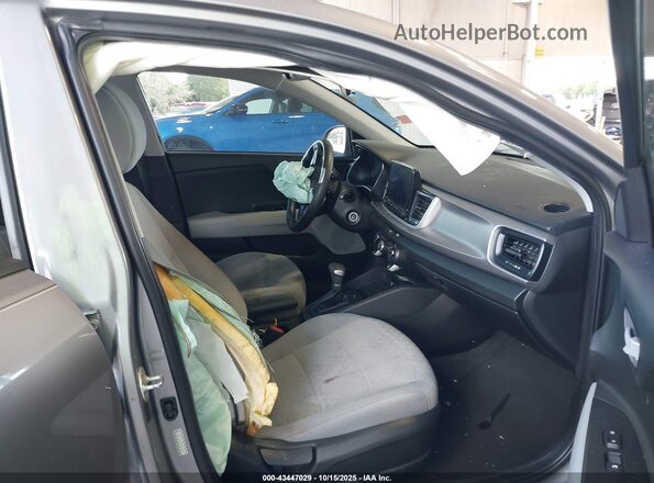 3KPA24AD2ME384349 2021 KIA RIO Gray Vista interior delantera