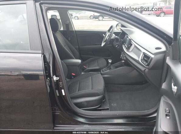 3KPA24AD3LE263098 2020 KIA RIO Черный Вид салона спереди
