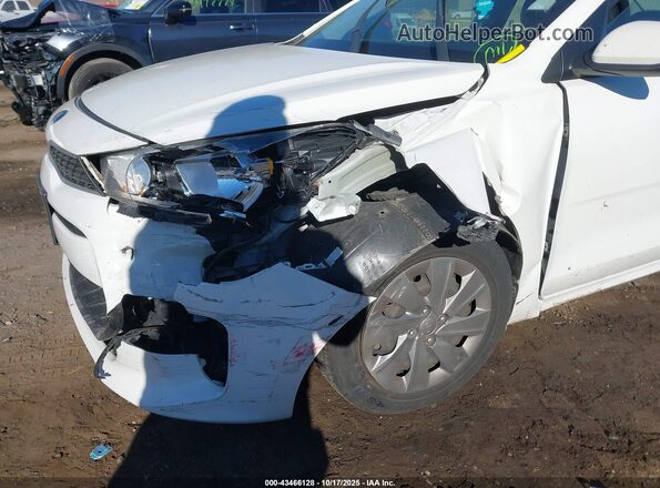 3KPA24AD3LE279673 2020 KIA RIO White Front view