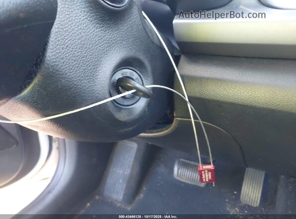 3KPA24AD3LE279673 2020 KIA RIO White Dashboard view